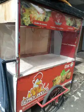 Gerobak dan showcase sanken