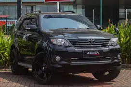 Toyota Fortuner 2.7 V 2.7V Bensin 4x4 AT Matic 2015 Hitam Metalik