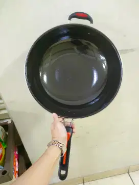 Wajan Enamel Gagang Ukuran 34CM Anti Lengket