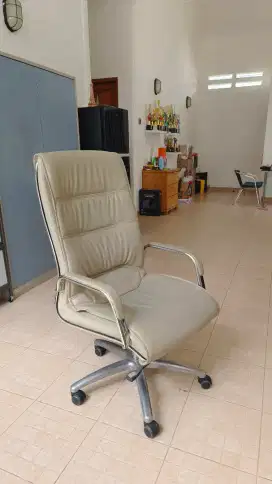 Kursi Kerja/Kantor Informa Council