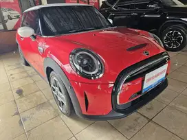 Mini Cooper S Electric 3 Doors 2023 Merah Metalik