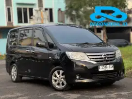 Nisaan Serena X At 2014 Hitam