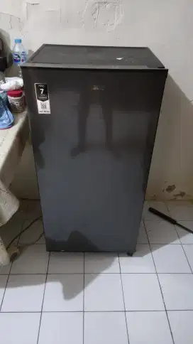 DIJUAL KULKAS BEKAS MURAH (AQUA) NEGO TIPIS