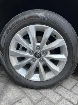 Velg + ban Zenix V hybrid 17in (copotan baru keluar dealer 2 minggu)