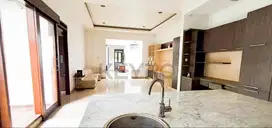 Jual Rumah Kawasan Batununggal Siap Huni - Terdapat Taman & Garasi
