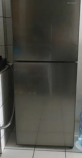KULKAS SHARP 2 PINTU