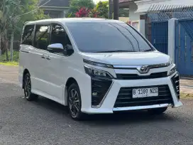 TERMURAH! TOYOTA VOXY 2.0 AT 2019 PUTIH