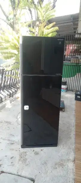 Dijual kulkas sharp 2 pintu j-tech inverter