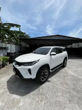 VRZ 2.8 LEGENDER 2022 Km 45 Ribu Servis Ricord Toyota