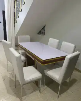 meja makan 1set