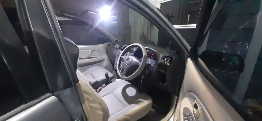 Mobil xenia Li 2010 murah aja