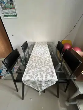 Meja Makan 4 Kursi Informa Lexon