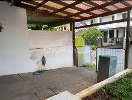 Dijual cepat rumah mega kebon jeruk rumah rapih siap huni