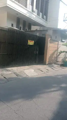KOSAN TERMURAH NYAMAN PRIVAT DEKAT JALAN RAYA WC DALAM FREE WIFII
