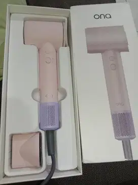 hairdryer-onna...