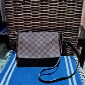 Tas LV Sling Bag preloved