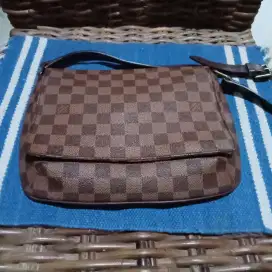 Tas LV Sling Bag preloved