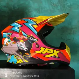 Helm jpx cross redbull