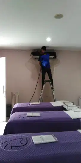 Panggilan jasa Cuci AC rutin ke rumah