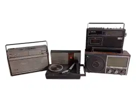 Borongan radio/ radio tape + turtable