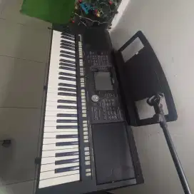 Di jual YAMAHA PSR-S950 Lengkap dengan dos plus mic