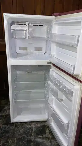 Kulkas SHARP 2 pintu Normal beku