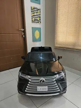 Dijual Murah Mobil Mainan Merk Lexus
