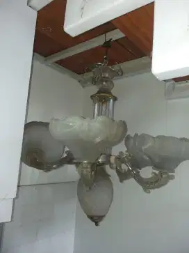Lampu hias bekas