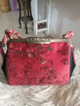 Dijual Tas Pesta wanita, antik, masih mulus.