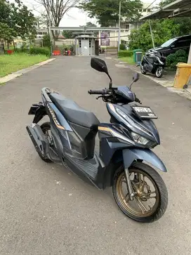 Honda Vario 2023 LED New CBS ISS KM 6rb perak Like New Istimewa!!