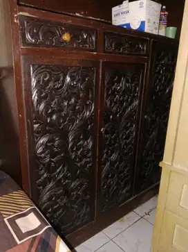 Lemari ukir jati uk tinggi 150 lebar 120