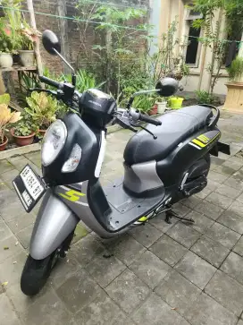Scoopy 2023 grey black gbm