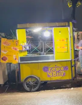 Gerobak bekas dan perlengkapannya