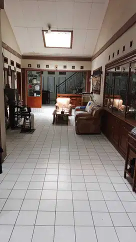 Dijual Cepat Rumah Full Furnished di Kopo Permai 3