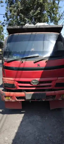 jual dump truck dyna