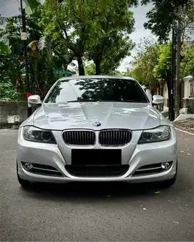BMW E90 320i LCI 2011