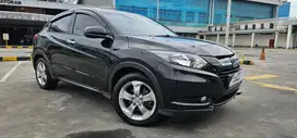Honda HRV E 2015 Hitam,at,super antik km 30rb asli,Siap pakai.istimewa
