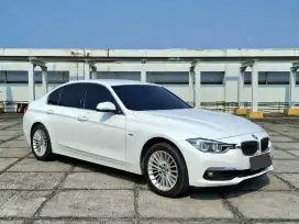 BMW 320i luxury 2018