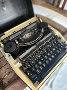 Mesin tik merk kofa jadul