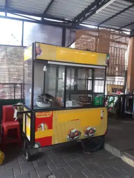 Gerobak Jualan Bebek sdh ada lampunya