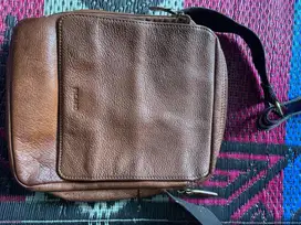 Tas Slempang Pickard Kulit Original