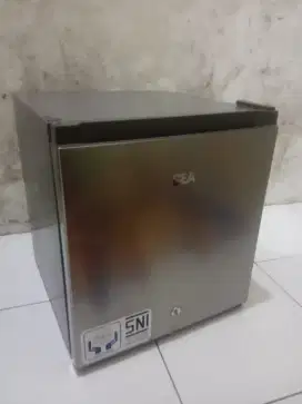 KULKAS MINIBAR GEA LIKE NEW