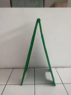 Segitiga pengaman lantai