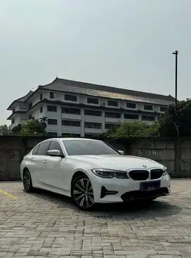 BMW 320i Sport 2022 Low KM