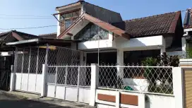 DISEWAKAN RUMAH COCOK UNTUK KANTOR BKR BANDUNG