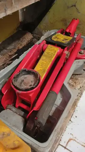 Dongkrak mobil 2ton