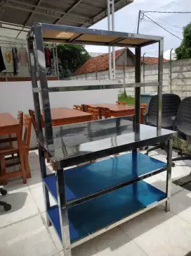 Meja saji stainless steel tingkat seperti baru