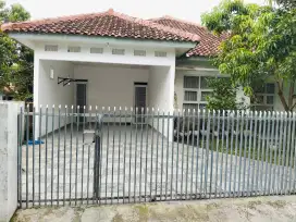 DISEWAKAN RUMAH NYAMAN DAN ASRI CISARANTEN ARCAMANIK BANDUNG