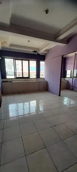 ruko Pinggir jalan di buaran klender jakarta timur dekat stasiun