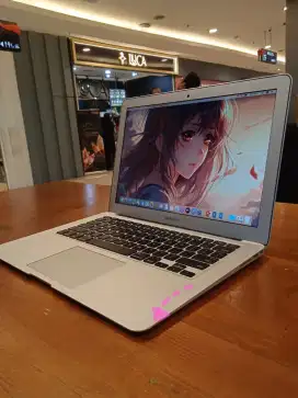 Macbook Air 13 inch , middle 2013